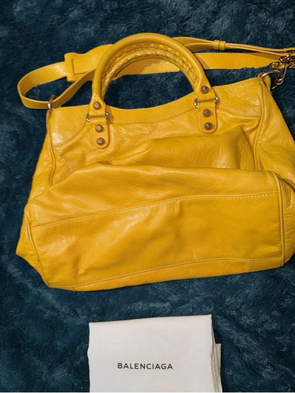 Balenciaga Yellow Leather Shoulder Tote with Zip Pocket - Picture 3 of 12